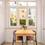 Apartment Guestready - Bright Escape Near Santa Apolonia *