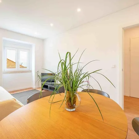 Guestready - Bright Escape Near Santa Apolonia * Lisbon