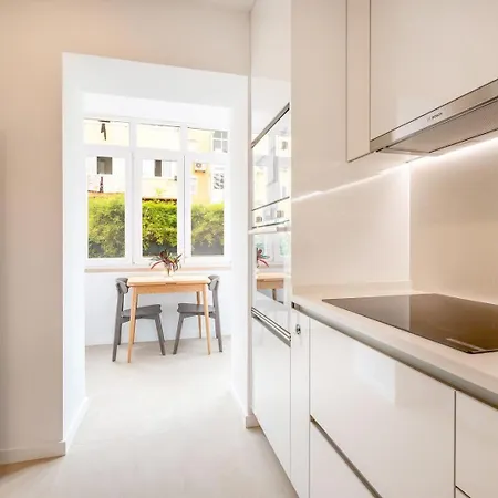 Guestready - Bright Escape Near Santa Apolonia 公寓 *